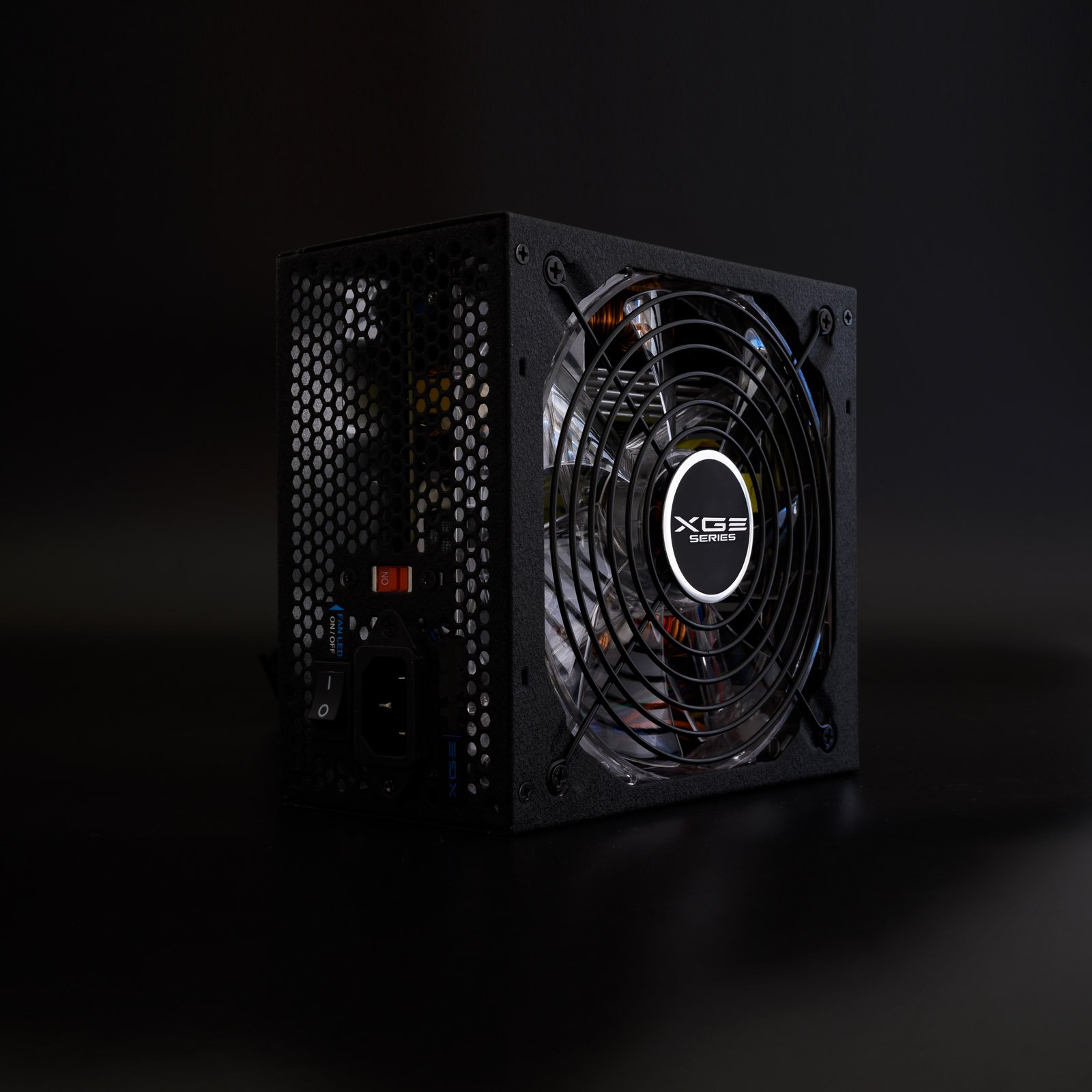 TOOQ FUENTE GAMING 700W ATX12V V2.31 APFC 82+ LED ON/OFF
